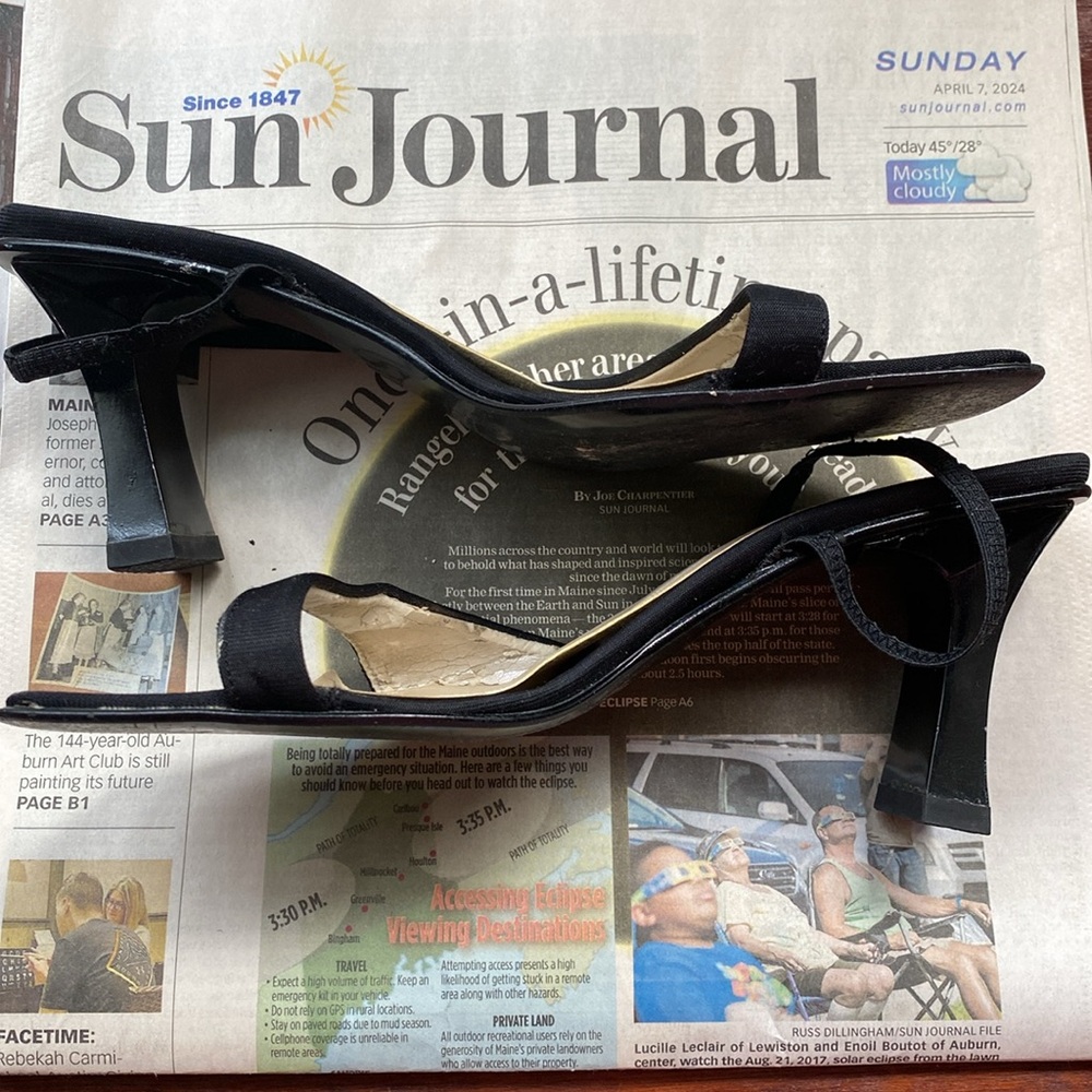 Basinger black sandals. Good condition overall.size 7 - Picture 4 of 6